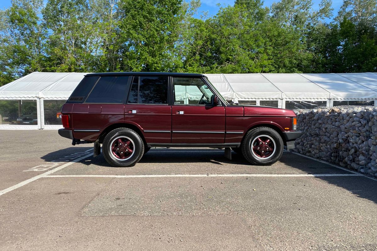 1994 RHD Range Rover Soft Dash - Restored by Kingsley