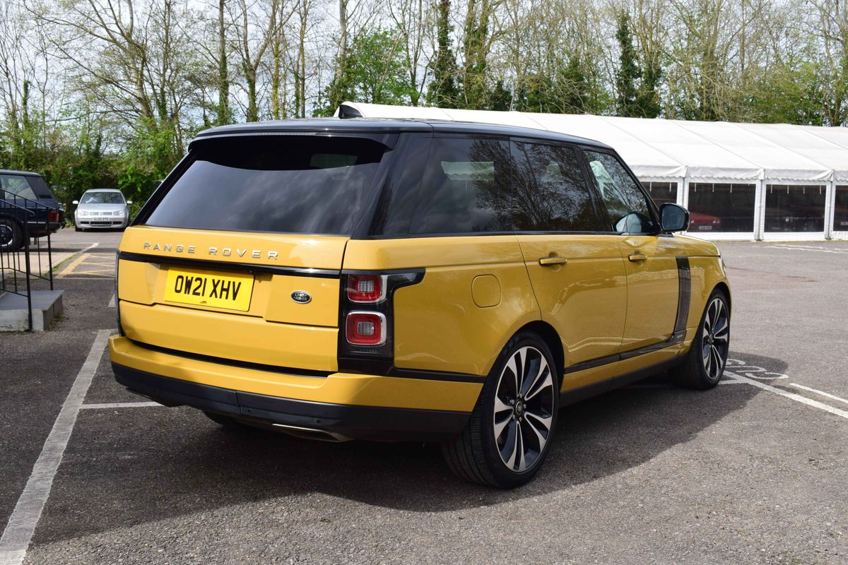 2021 Bahama Gold Range Rover 5.0 P525 "Fifty"